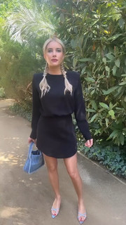 Emma Roberts feet photo thumbnail