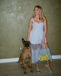 Emily Osment feet photo thumbnail