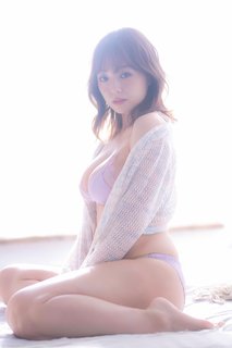 Ai Shinozaki feet photo thumbnail