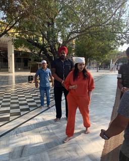 Parineeti Chopra feet photo thumbnail