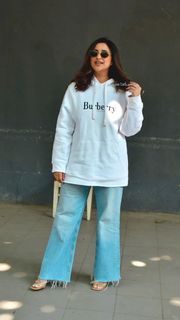 Parineeti Chopra feet photo thumbnail