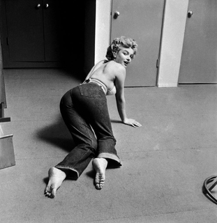 Marilyn Monroe feet photo thumbnail