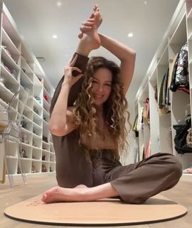 Thalía feet photo 5