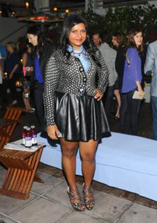 Mindy Kaling feet photo thumbnail