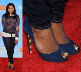 Mindy Kaling feet photo thumbnail