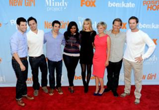 Mindy Kaling feet photo thumbnail