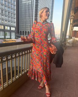 Busy Philipps feet photo thumbnail