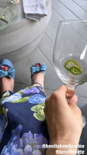 Nikki Garcia feet photo thumbnail