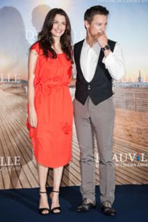Rachel Weisz feet photo thumbnail