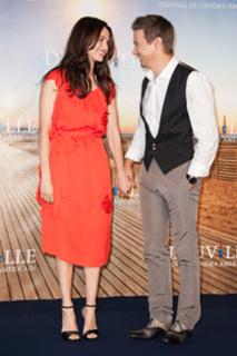 Rachel Weisz feet photo thumbnail
