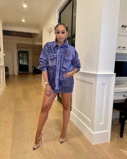 Tia Mowry feet photo thumbnail