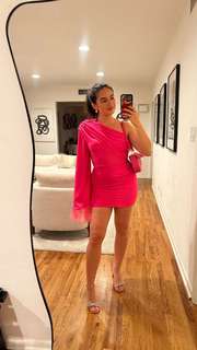 Natalie Noel Mariduena feet photo thumbnail