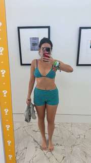 Natalie Noel Mariduena feet photo thumbnail