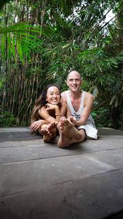 Kino MacGregor feet photo thumbnail