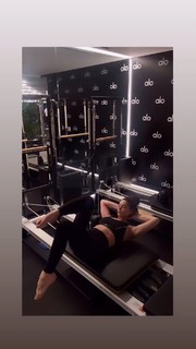Ashley Greene feet photo thumbnail