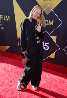 Uma Thurman feet photo thumbnail