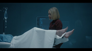 Emma Roberts feet photo thumbnail