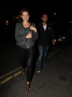 Kelly Brook feet photo thumbnail