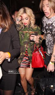 Rita Ora feet photo thumbnail