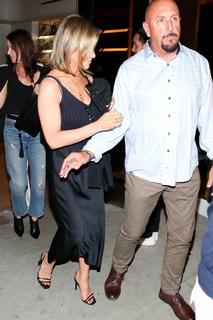 Jennifer Aniston feet photo thumbnail