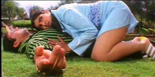 Raveena Tandon feet photo thumbnail