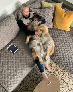 Chelsea Handler feet photo thumbnail