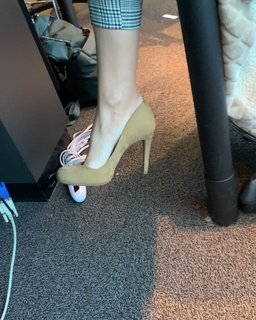 Kyle Unfug feet photo thumbnail