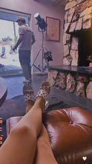 Victoria Justice feet photo thumbnail