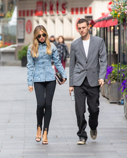 Abbey Clancy feet photo 5