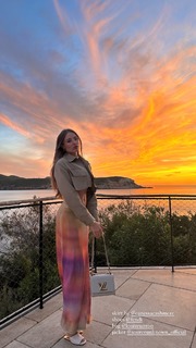 Xenia Tchoumitcheva feet photo thumbnail