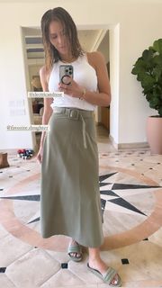 Katharine McPhee feet photo thumbnail