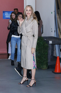 Kim Raver feet photo thumbnail