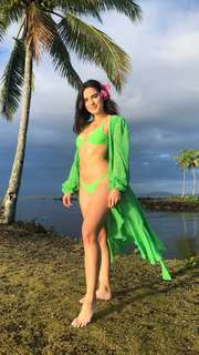 Natalie Noel Mariduena feet photo thumbnail