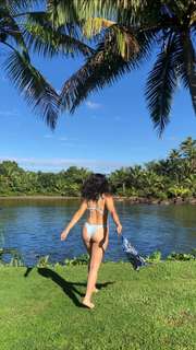 Natalie Noel Mariduena feet photo thumbnail