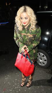 Rita Ora feet photo thumbnail