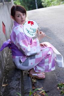 Ai Shinozaki feet photo thumbnail