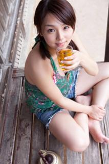 Ai Shinozaki feet photo thumbnail