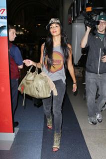 Nicole Scherzinger feet photo thumbnail