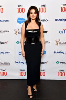 Selena Gomez feet photo thumbnail