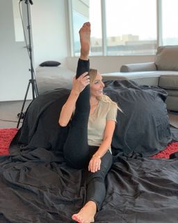 Kyle Unfug feet photo thumbnail