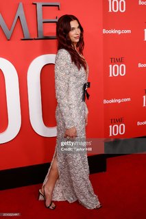 Dua Lipa feet photo thumbnail