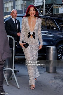 Dua Lipa feet photo thumbnail