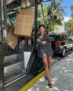 Zaira Nara feet photo thumbnail