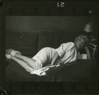 Marilyn Monroe feet photo thumbnail