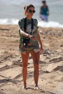 Nikki Reed feet photo thumbnail