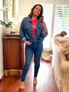 Constance Marie feet photo thumbnail
