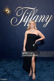 Reese Witherspoon feet photo thumbnail