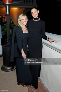 Reese Witherspoon feet photo thumbnail