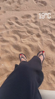 Gabrielle Taylor feet photo thumbnail