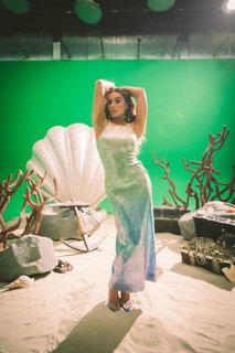 Hailee Steinfeld feet photo thumbnail